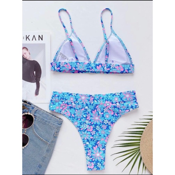 New Groovy Retro 70s Blue Floral Bikini Swimsuit - Picture 4 of 4